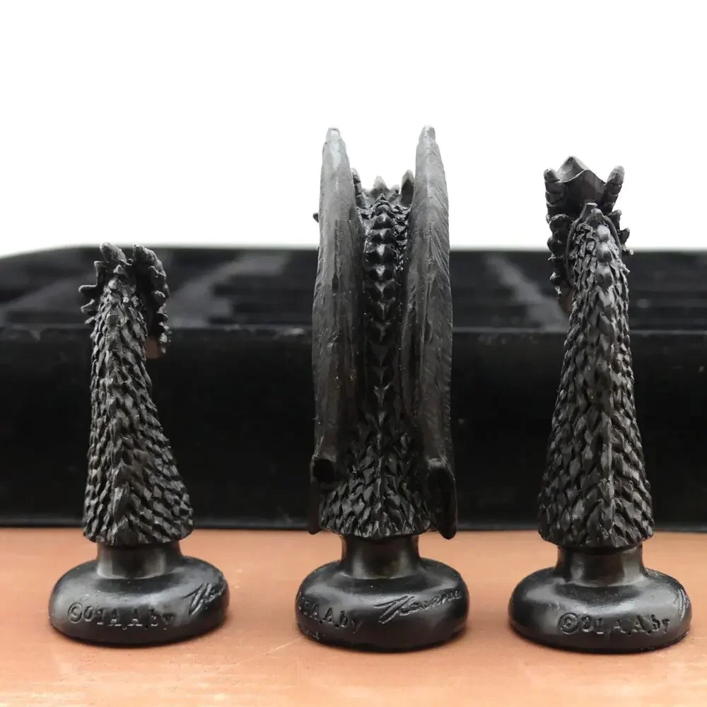 2001 The Chessmen Dragon Chess Set by W.U. #FI260 Black/Pewter Hand Painted